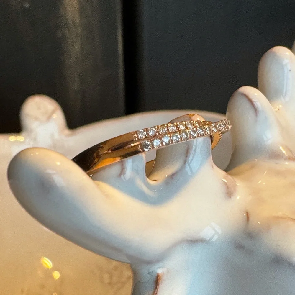 10KRG Diamond Cross Over Ring